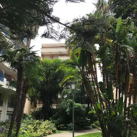 아파트 With Tropical Garden And Mountain View Location 멍똥