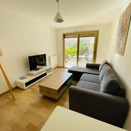With Tropical Garden And Mountain View Location Apartment Menton