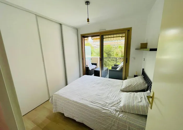 With Tropical Garden And Mountain View Location 아파트 *